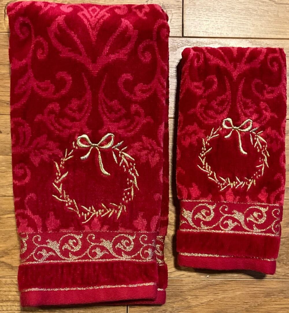 Set - St. Nicholas Square Bath Hand and Wash Cloth Red Gold Embroidery Holiday